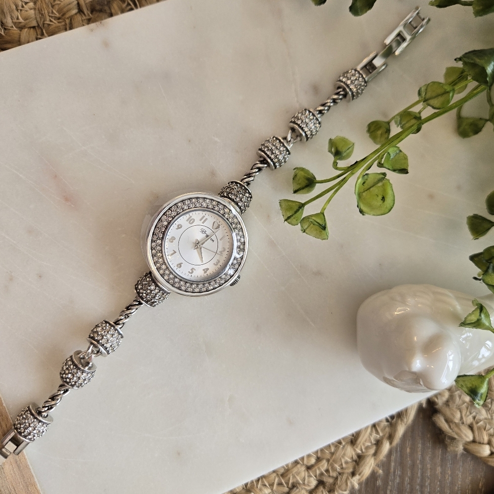 Elegant Silver Women's Bracelet Watch